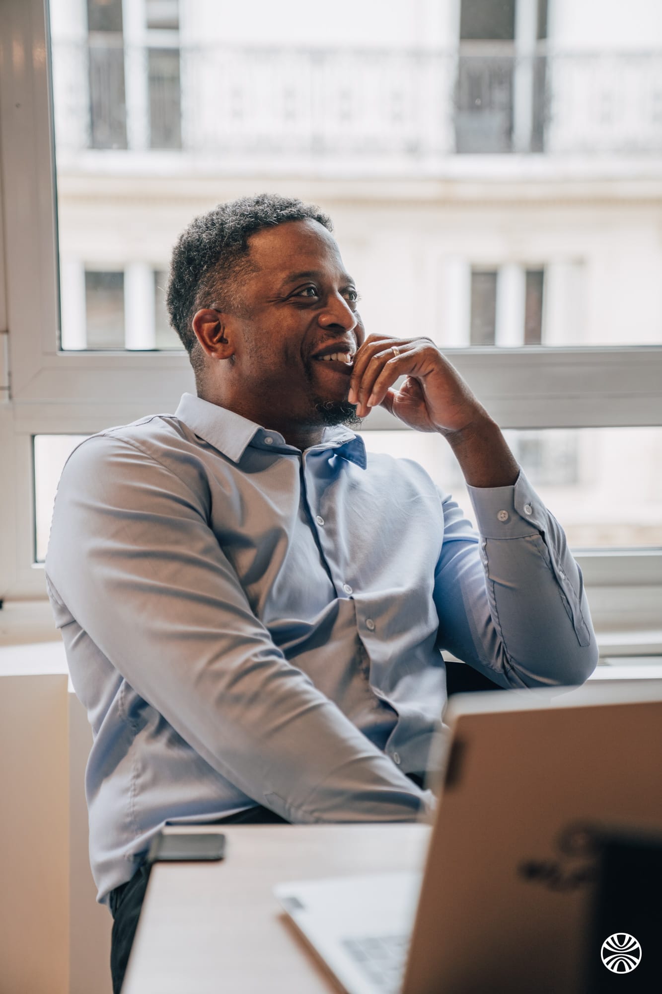 Portrait souriant d'un consultant WLF